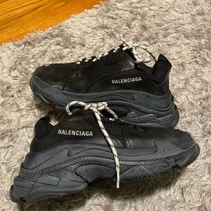 Authentic Balenciaga Triple S .Size39